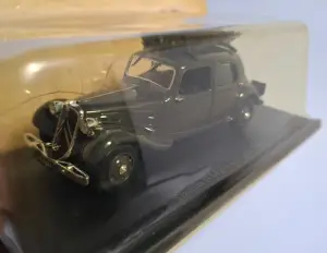 Editions Atlas Citroen Traction 11 Legere Gazogene 1:43 - minigaraza.com