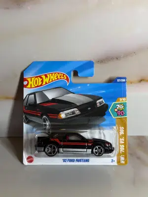 Hot Wheels ‘92 FORD MUSTANG