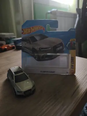 Aktuelni izazov - '17 Audi RS 6 Avant - Minigaraža