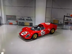 Kyosho Ferrari 330 P4  1:64 - Minigaraža
