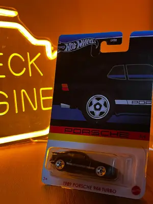 Hot Wheels Porsche  1:64 - Minigaraža