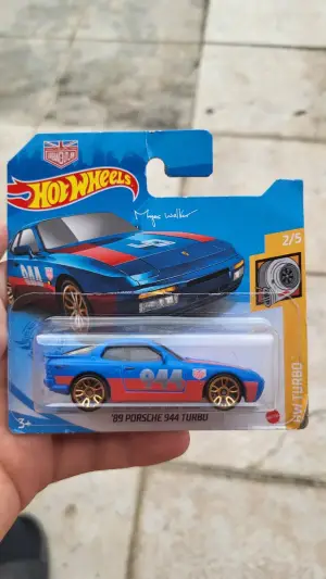 Hot Wheels 89 porsche 944 turbo