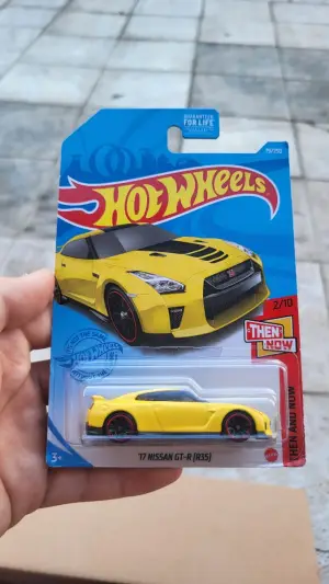 Hot Wheels 17 Nissan GTR R35