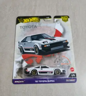 Hot Wheels '82 Toyota Supra 1:64 - minigaraza.com
