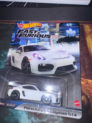 Hot Wheels porsche 718 cayman gt4