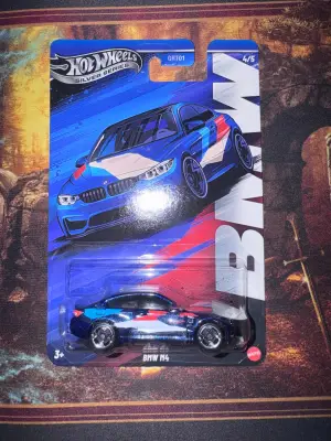 Hot Wheels BMW M4 1:64 - Minigaraža