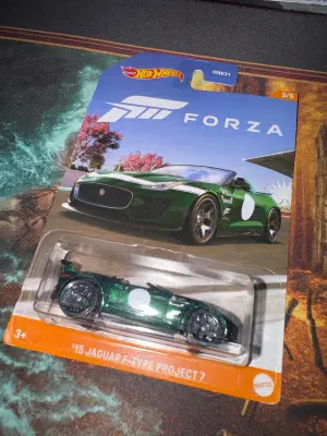 Hot Wheels jaguar f-type project 7
