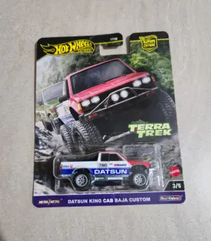 Hot Wheels Datsun King Cab Baja Custom 1:64 - Minigaraža