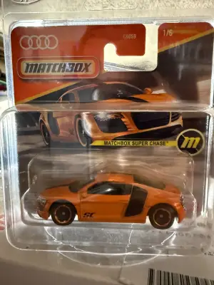 Matchbox audi r8 super chase