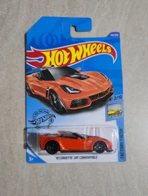 Hot Wheels '19 Corvette ZR1 Convertible 1:64 - Minigaraža