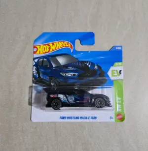 Hot Wheels Ford Mustang Mach-E 1400 1:64 - Minigaraža