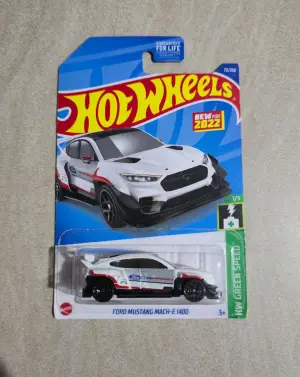Hot Wheels Ford Mustang Mach-E 1400 1:64 - Minigaraža