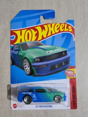 Hot Wheels '07 Ford Mustang