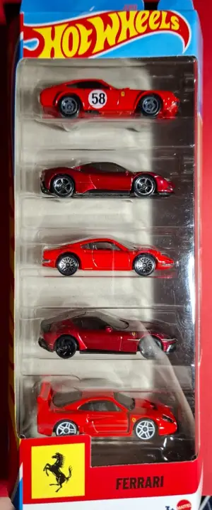 Hot Wheels FERRARI 5-pack