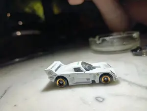 Hot Wheels La Liebre 1:64 - Minigaraža
