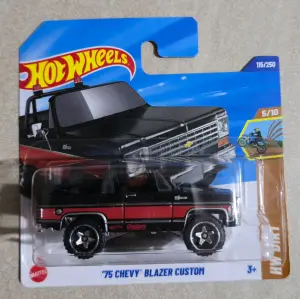 Hot Wheels '75 Chevy Blazer Custom 1:64 - Minigaraža