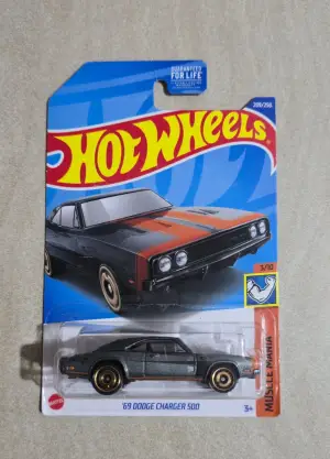 Hot Wheels '69 Dodge Charger 500 1:64 - Minigaraža