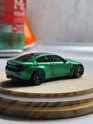 Hot Wheels Bmw m4 1:64 - Minigaraža