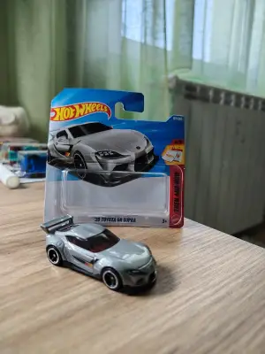 Hot Wheels Toyota GR Supra 1:64 - minigaraza.com