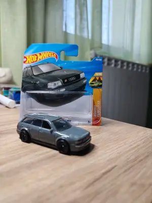Hot Wheels Audi Avant RS2