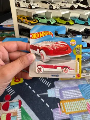 Hot Wheels Tag privezak  1:64 - Minigaraža