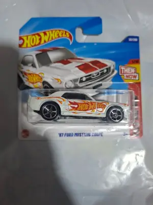 Hot Wheels '67 Ford Mustang Coupe