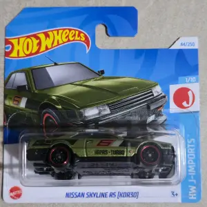 Hot Wheels Nissan Skyline RS (KDR30) 1:64 - Minigaraža