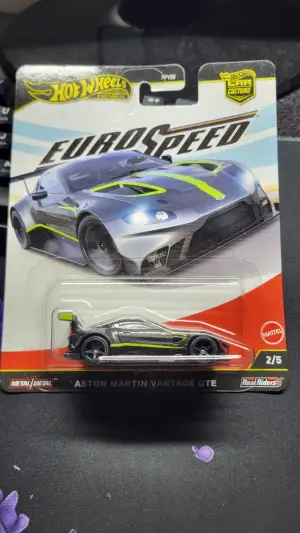 Hot Wheels Aston Martin vantage GTE
