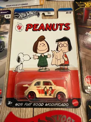 Hot Wheels Peanuts