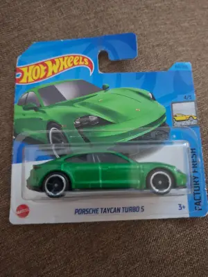 Hot Wheels Porsche Taycan Turbo S