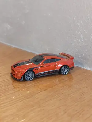Hot Wheels 20 Ford shelby gt500