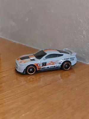 Hot Wheels 20 Ford shelby gt500