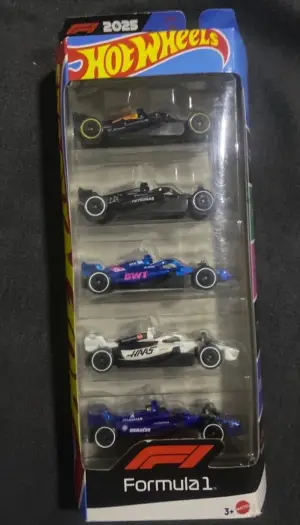 AutoArt Formula f1 pack 1:64 - Minigaraža