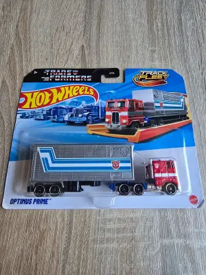 Hot Wheels OPTIMUS PRIME 1:64 - Minigaraža