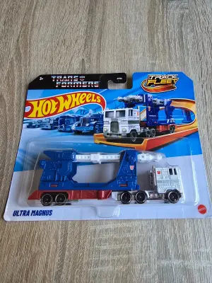 Hot Wheels ULTRA MAGNUS 1:64 - Minigaraža