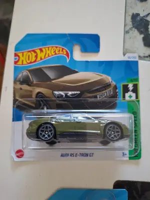 Hot Wheels Audi RS E tron GT 1:64 - Minigaraža