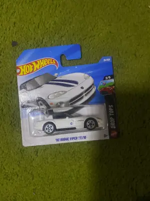 AutoArt 92 dodge viper rt 10 treasure hunt