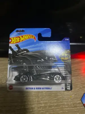AutoArt Batman robin batmobile