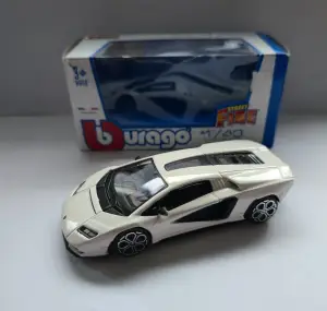 Bburago Lamborghini Countach LPI 800-4 1:43 - Minigaraža