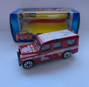 Bburago Land Rover Aziza