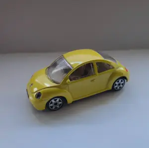 Bburago Volkswagen New Beetle