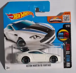 ASTON MARTIN V8 VANTAGE