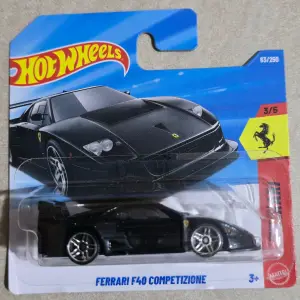 Hot Wheels Ferrari F40 Competizione 1:64 - Minigaraža