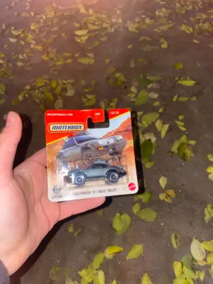 Matchbox Porshe 981 rally 1985 1:64 - Minigaraža
