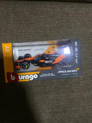 Bburago McLaren mcl 38 prix 2024 1:64 - Minigaraža
