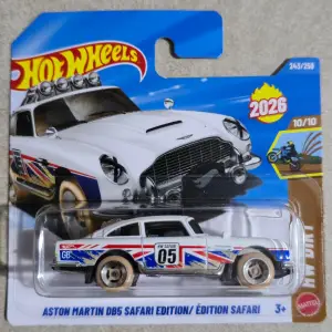 Hot Wheels Aston Martin DB5 Safari Edition 1:64 - Minigaraža