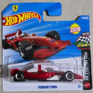 Hot Wheels Ferrari F2004 1:64 - Minigaraža